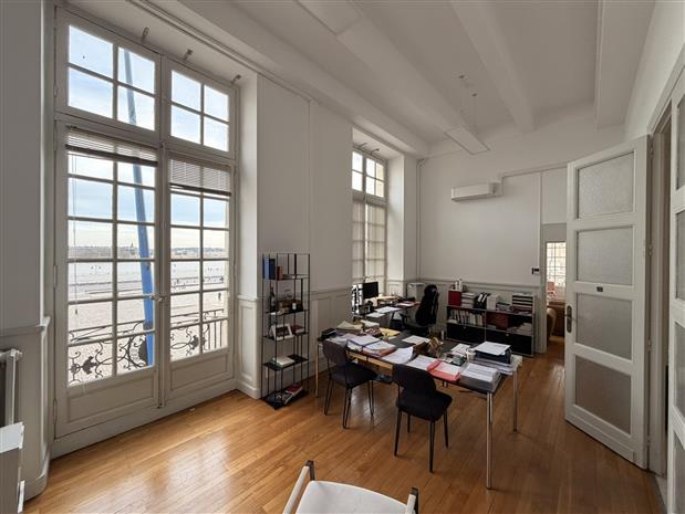 Bureau Location 33000 BORDEAUX 12 PLACE DE LA BOURSE
