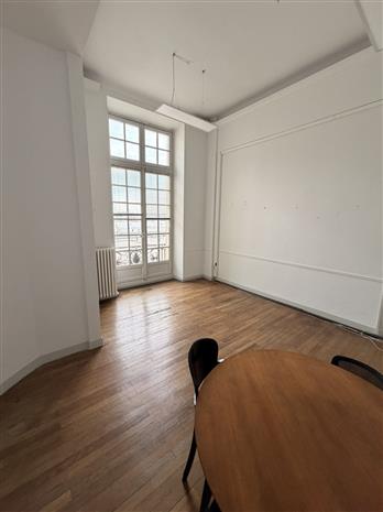 Bureau Location 33000 BORDEAUX 12 PLACE DE LA BOURSE