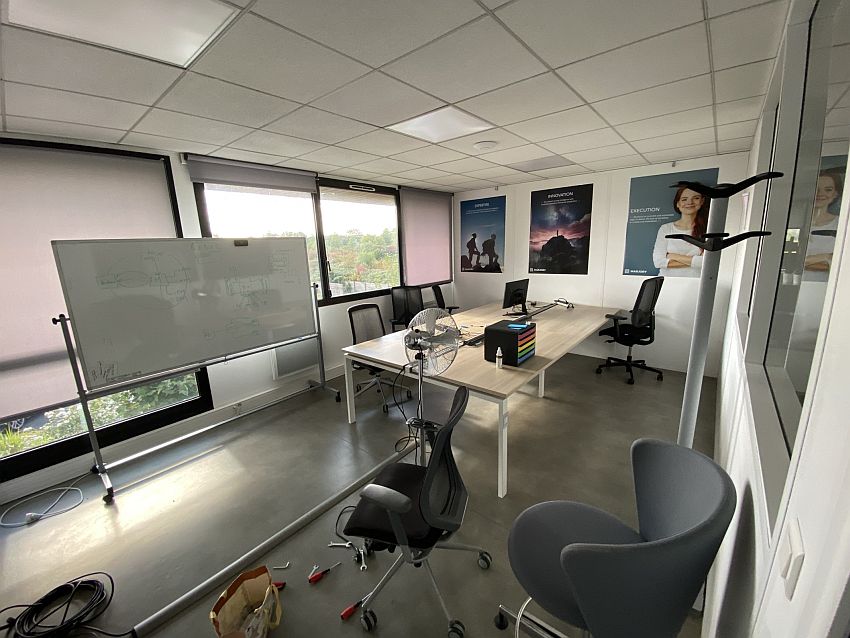 Bureau Location 59260 LEZENNES