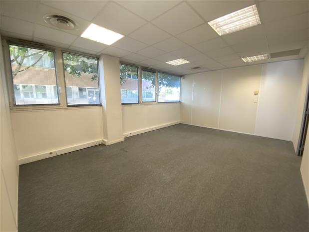 Bureau Location 35170 BRUZ