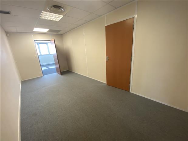 Bureau Location 35170 BRUZ