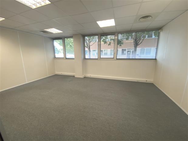 Bureau Location 35170 BRUZ