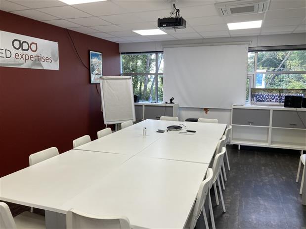 Bureau Location 33700 MERIGNAC 4 AVENUE GRAHAM BELL