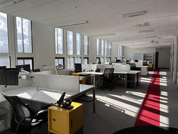 Bureau Location 69120 VAULX EN VELIN 5-9 AVENUE BATAILLON CARMAGNOLE LIBERTE