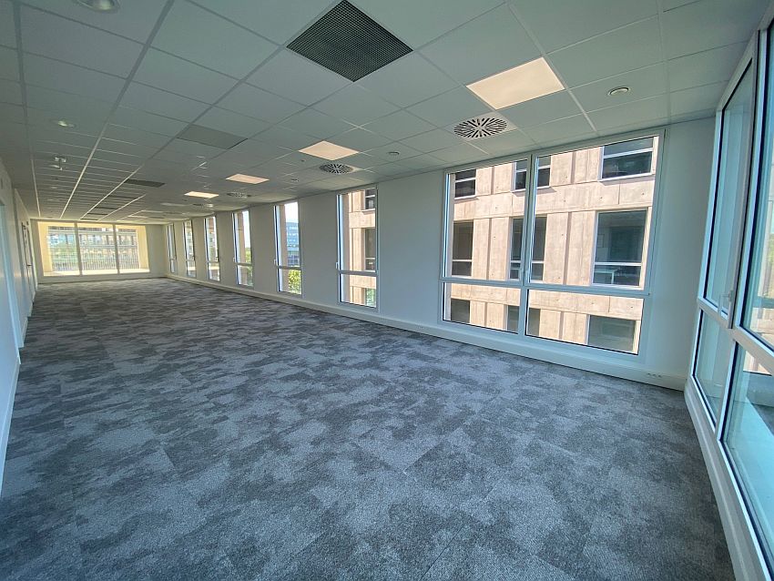Bureau Vente/Location 35136 ST JACQUES DE LA LANDE 17 AVENUE GERMAINE TILLION