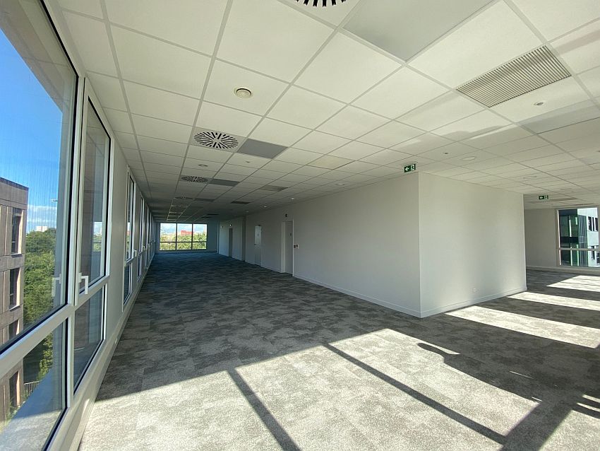 Bureau Vente/Location 35136 ST JACQUES DE LA LANDE 17 AVENUE GERMAINE TILLION
