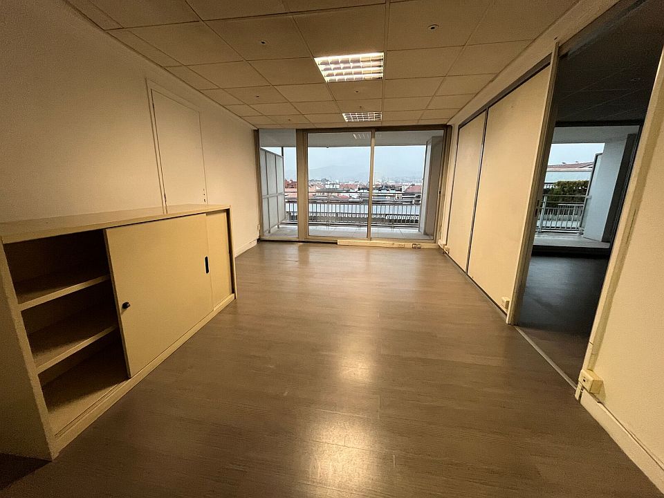 Bureau Location 06000 NICE
