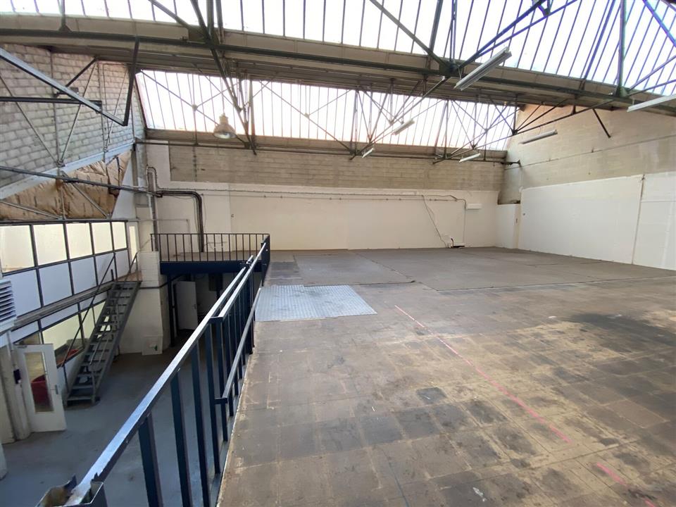 Local d'activités Location 93500 PANTIN