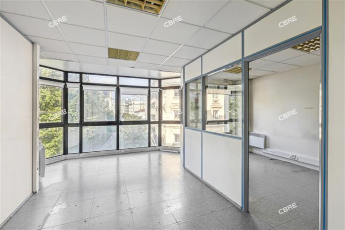 Bureau Location 75018 PARIS