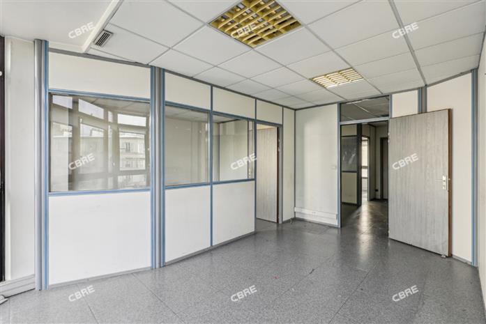 Bureau Location 75018 PARIS