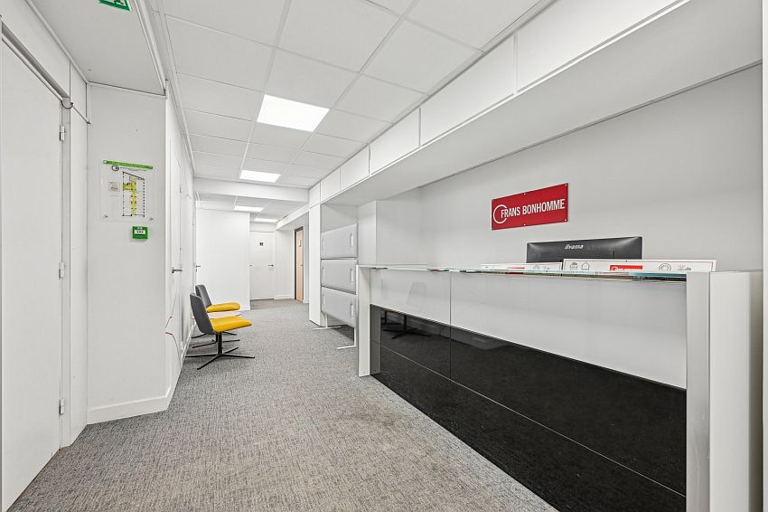 Bureau Location 75116 PARIS 36-42 AVENUE RAYMOND POINCARE
