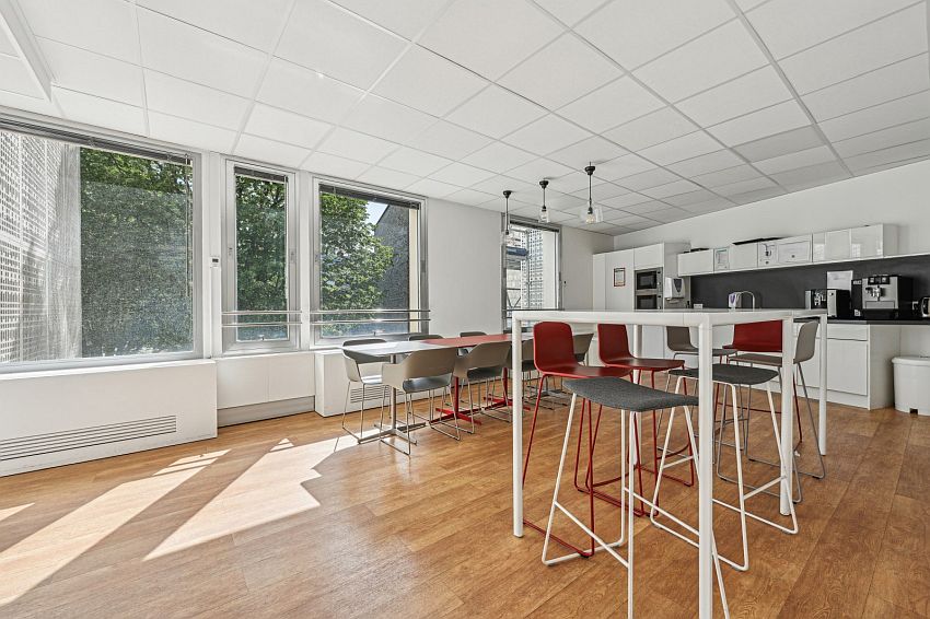 Bureau Location 75116 PARIS 36-42 AVENUE RAYMOND POINCARE