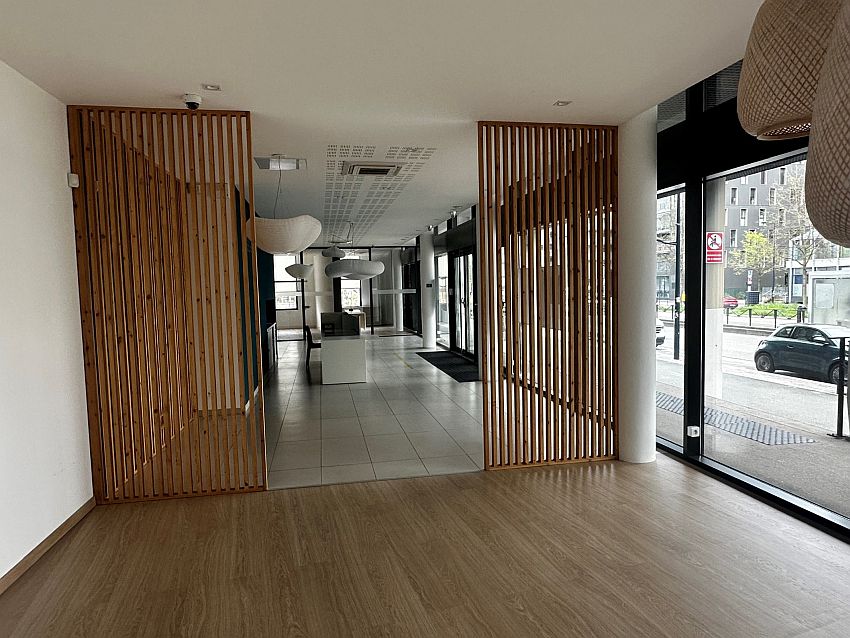 Commerce Location 33300 BORDEAUX 37 RUE LUCIEN FAURE