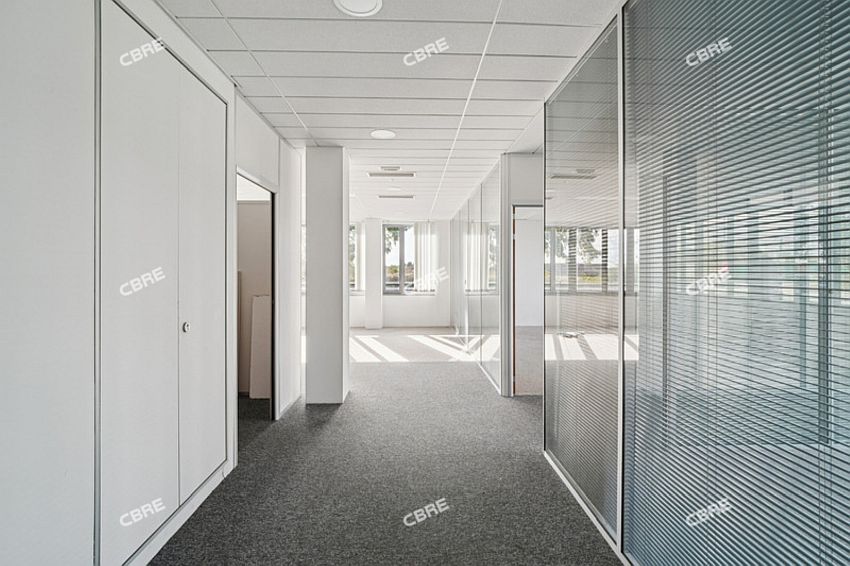 Bureau Location 95700 ROISSY EN FRANCE