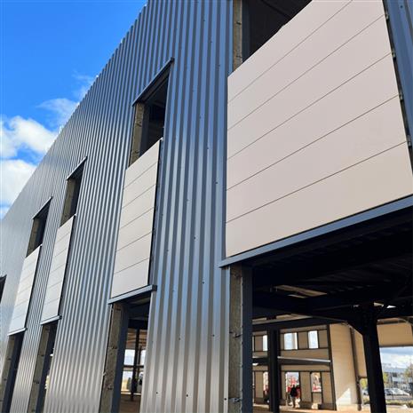 Local d'activités Vente/Location 42300 ROANNE