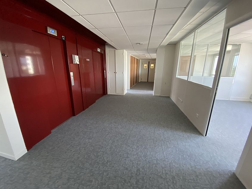 Bureau Location 06200 NICE