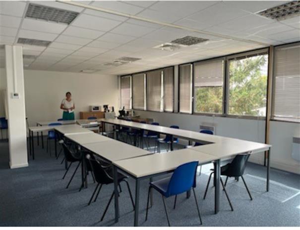 Bureau Location 33300 BORDEAUX 8 RUE ROBERT CAUMONT