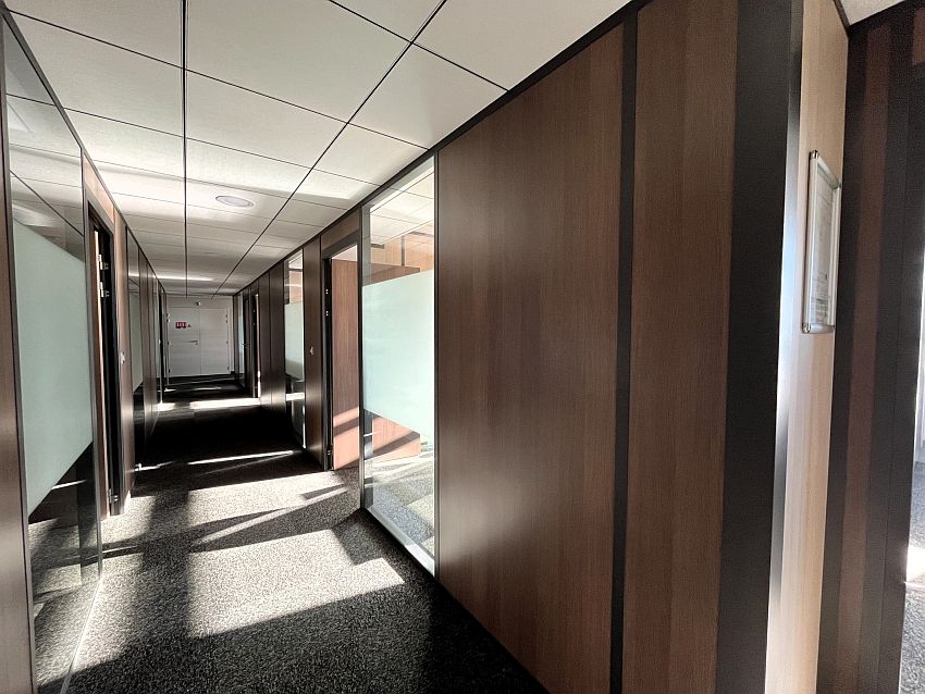 Bureau Location 06410 BIOT