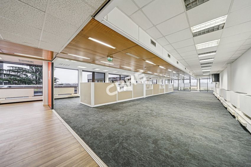 Bureau Location 92210 ST CLOUD
