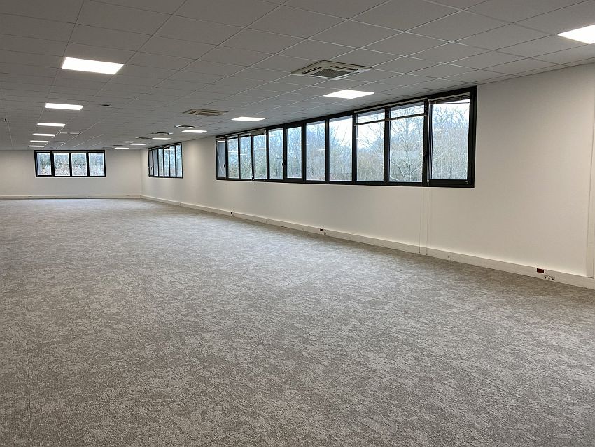 Bureau Vente/Location 44470 CARQUEFOU 9 BOULEVARD AMPERE