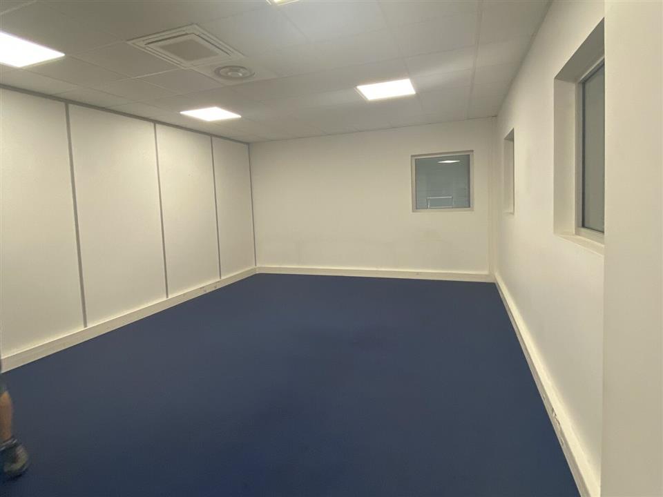 Local d'activités Location 95700 ROISSY EN FRANCE