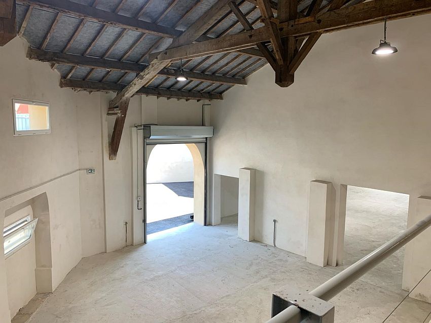 Local d'activités Location 06300 NICE