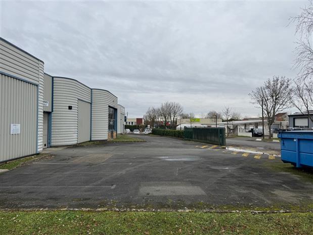 Local d'activités Location 91280 ST PIERRE DU PERRAY