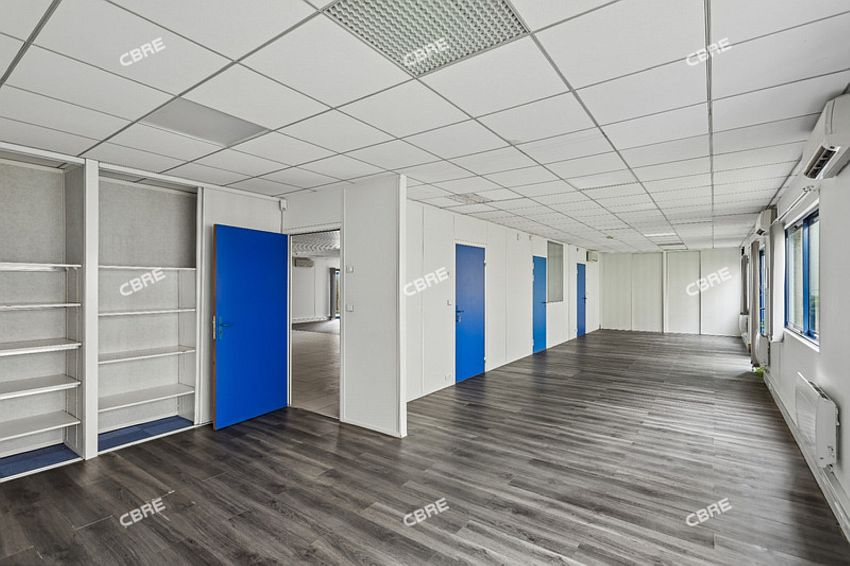 Local d'activités Vente/Location 91280 ST PIERRE DU PERRAY