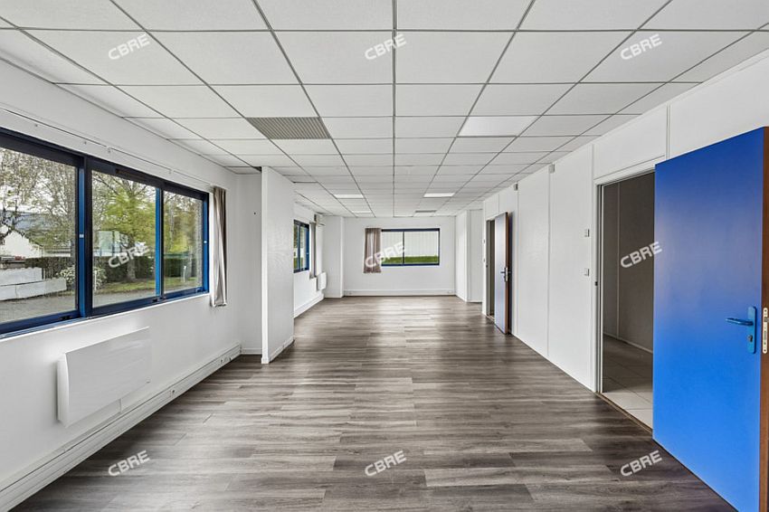 Local d'activités Vente/Location 91280 ST PIERRE DU PERRAY