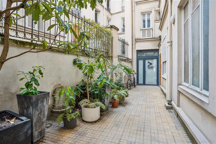 Bureau Location 75009 PARIS 7 BOULEVARD MARGUERITE DE ROCHECHOUART