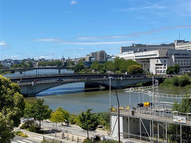 Bureau Location 44200 NANTES 15-19 BOULEVARD GASTON DOUMERGUE