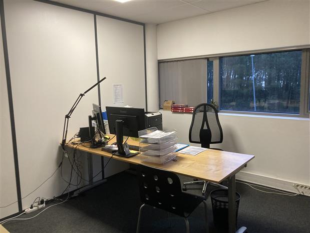 Bureau Vente 33520 BRUGES 9 AVENUE RAYMOND MANAUD