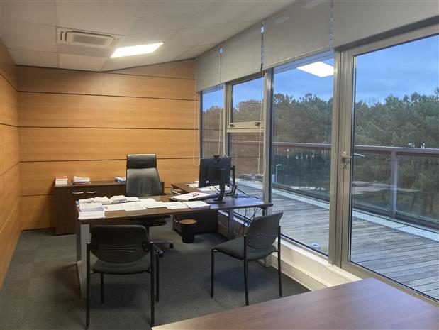 Bureau Vente 33520 BRUGES 9 AVENUE RAYMOND MANAUD