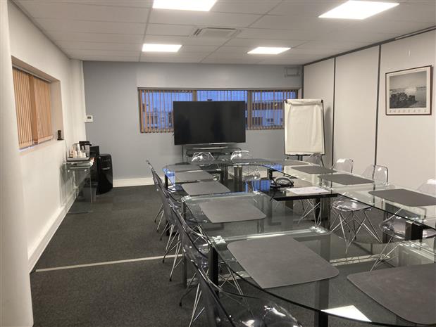 Bureau Vente 33520 BRUGES 9 AVENUE RAYMOND MANAUD