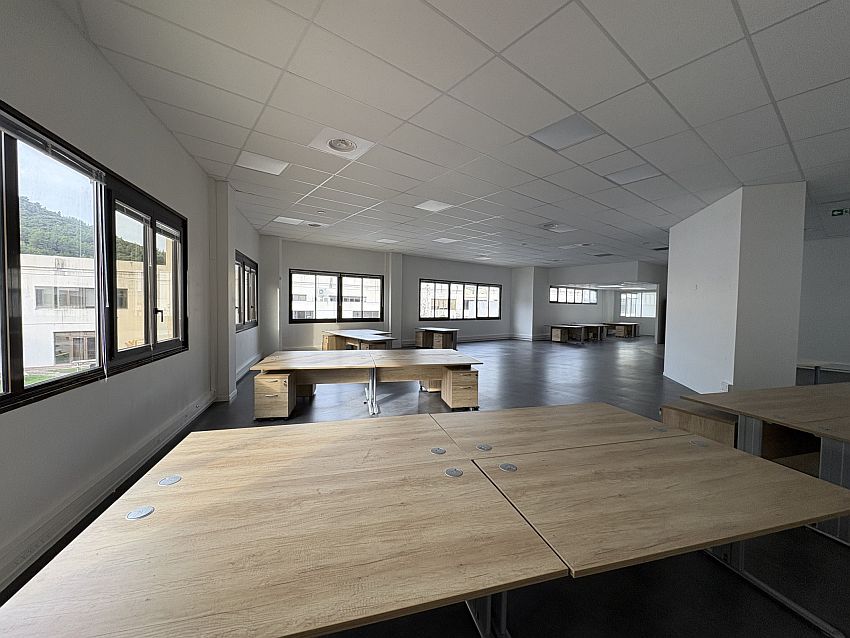 Bureau Location 13420 GEMENOS