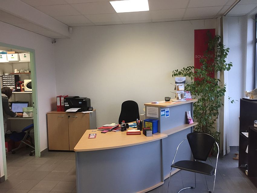 Commerce Location 69290 CRAPONNE 118 VOIE ROMAINE