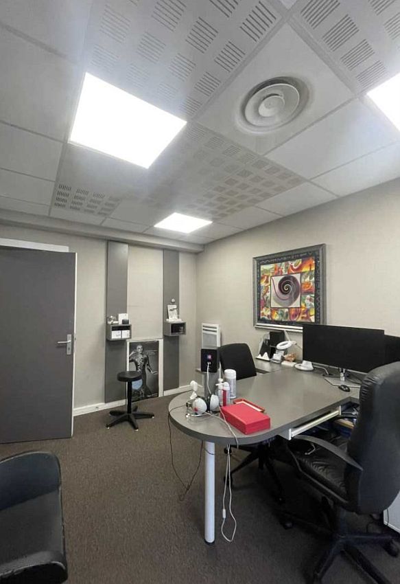 Commerce Location 75017 PARIS 92 AVENUE DE VILLIERS