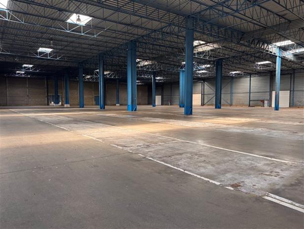 Entrepôt / Local d'activités Vente/Location 91180 ST GERMAIN LES ARPAJON