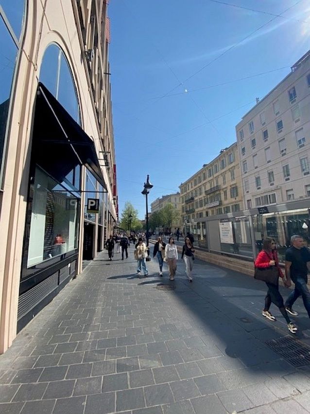 Bureau Location 06000 NICE