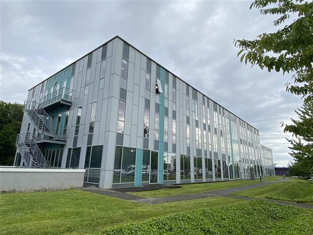 Bureau Location 35770 VERN SUR SEICHE  RUE DU PRE LONG