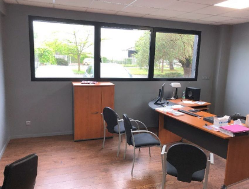 Local d'activités Location 33500 LIBOURNE