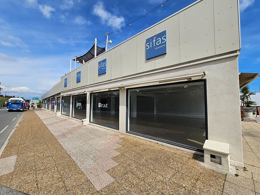 Commerce Location 06600 ANTIBES