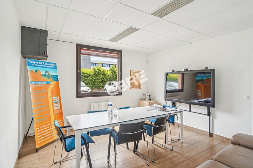 Bureau Vente 78180 MONTIGNY LE BRETONNEUX 6 RUE JEAN PIERRE TIMBAUD