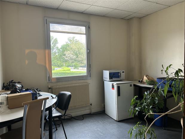 Local d'activités Location 69120 VAULX EN VELIN 4 RUE JACQUES MONOD