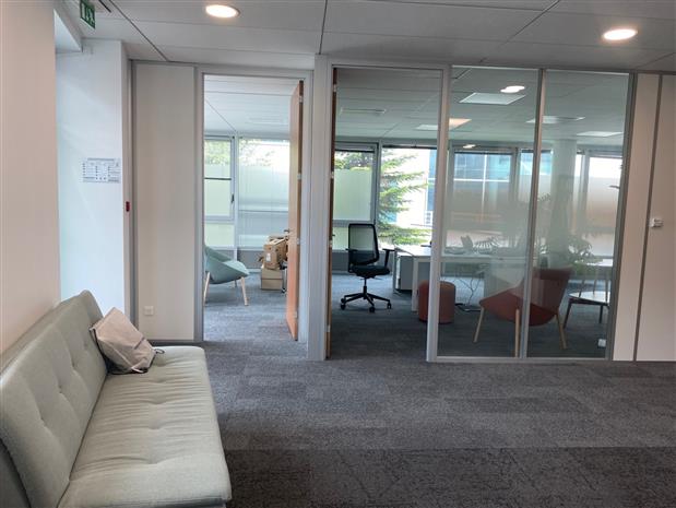 Bureau Location 69125 COLOMBIER SAUGNIEU  AEROPORT LYON SAINT EXUPERY