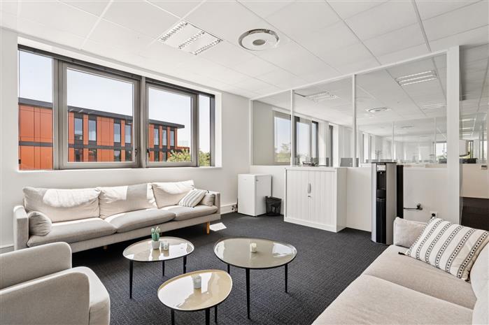 Bureau Location 59810 LESQUIN