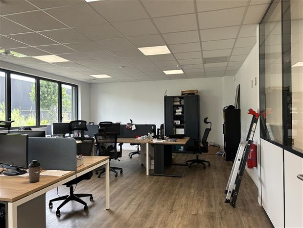 Local d'activités Location 69800 ST PRIEST 11 RUE JEAN CARMET