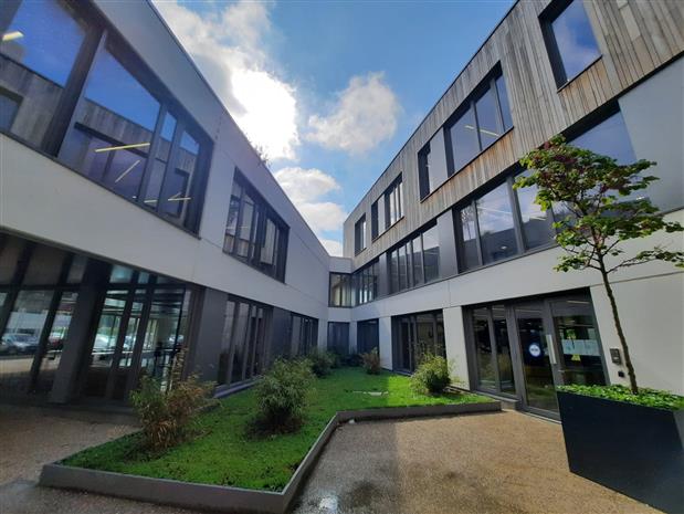 Bureau Location 59260 LEZENNES