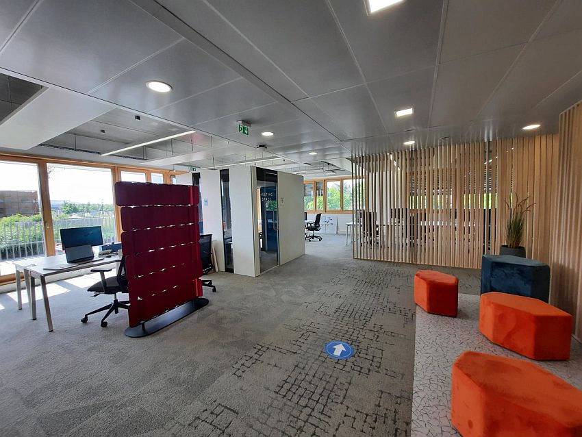 Bureau Location 59260 LEZENNES
