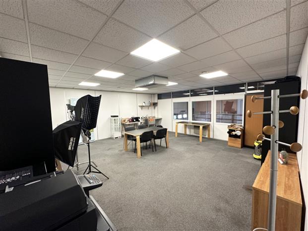Local d'activités Vente/Location 92320 CHATILLON